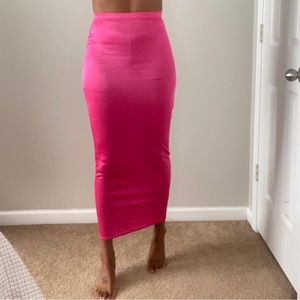 PrettyLittleThing Hot Pink High Shine Low Rise Midaxi Skirt